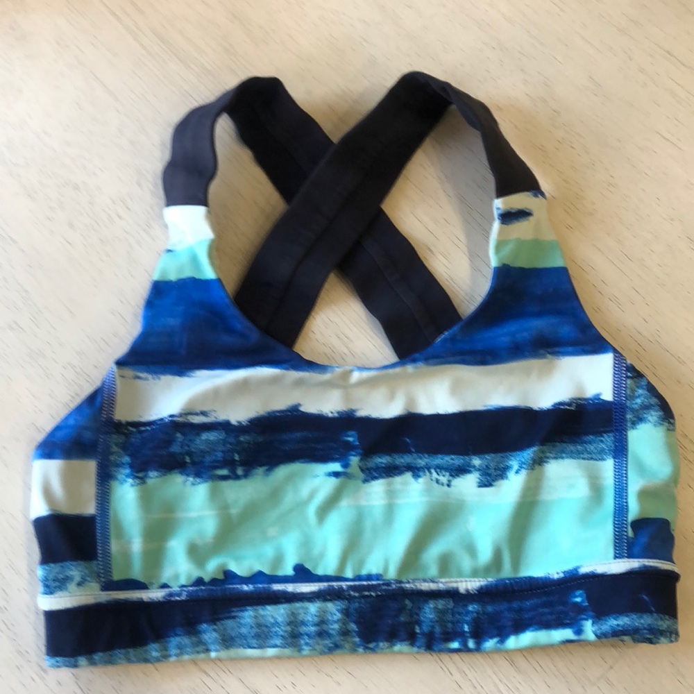 Lululemon adjustable wide strap sports bra, size 4